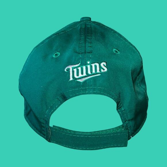 2018 New Era Minnesota Twins Green St Patricks Day Logo Adjustable Baseball Hat - Picture 4 of 12